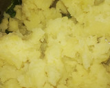 A picture of step 2 of Alo ka bhurta.