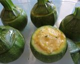 Foto del passaggio 2 della ricetta Cestini di zucchina ripieni