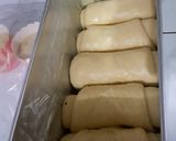 Foto langkah ke 3 dari resep Roti tawar kismis homemade.