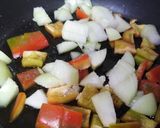 Foto del paso 2 de la receta: Boquerones fritos  con patatas al curry