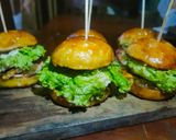 Foto langkah ke 6 dari resep Burger Rumahan (Homemade).