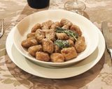Foto del passaggio 14 della ricetta 🍂 Gnocchi di batata e castagne: la ricetta di riciclo che non ti aspetti! 🍠✨