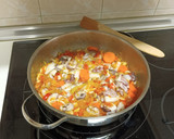 Foto del paso 3 de la receta: Calamarcitos con tomate