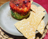 Foto del paso 2 de la receta: Tartar de tomate azul, aguacate y salmón ahumado