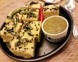 A picture of step 12 of Khaman dhokla.