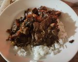Foto del paso 3 de la receta: Hígado de vaca encebollado acompañado con arroz blanco