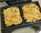 Foto langkah ke 2 dari resep Bakwan Waffle Tanpa Goreng - Cemian sat set.