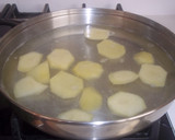 Foto del paso 2 de la receta: Filetes de merluza con patatas de vicio