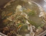 Foto del paso 6 de la receta: Consomé de cabezas de pescado