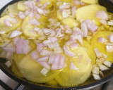 Foto del paso 2 de la receta: Tortilla de patatas y cebolla 😋