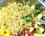 મકાઈ ની ભેળ (Corn Bhel Recipe In Gujarati) રેસીપી સ્ટેપ2ફોટો