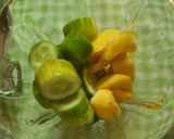 Foto langkah ke 3 dari resep Beet Root Pineapple Carrot Cucumber Juice.