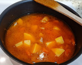 Foto del paso 5 de la receta: Estofado de cerdo con patatas y zanahorias