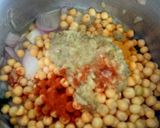 A picture of step 2 of Matar masala.