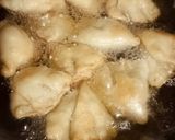 A picture of step 6 of Moong Dal Samosa.