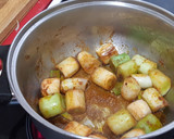 Foto del paso 3 de la receta: Potaje de garbanzos y puerros, con taquitos de jamón