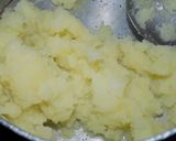 Foto del paso 3 de la receta: Puré rústico con echalote, arvejas y cantimpalo