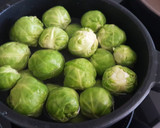 Foto del paso 1 de la receta: Coles de Bruselas al ajillo picantonas