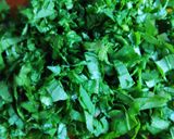 A picture of step 1 of Raddish leaves chutney.