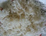 A picture of step 2 of Vegetable fried rice (omurice).