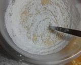 Foto del paso 3 de la receta: Budín fácil con chocolate y dulces