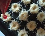 Foto langkah ke 8 dari resep Thumbprint Cheese Cookies.