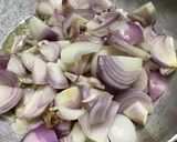 A picture of step 1 of Kaju gathiya ki sabzi.
