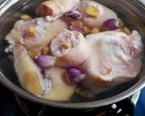 Hình bước làm 1 của món Canh giò heo lá é