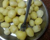 A picture of step 1 of Baby potato fry.