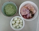 Hình bước làm 1 của món Trứng cút bọc cốm xanh