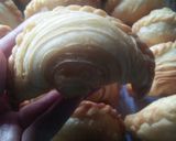 Foto langkah ke 11 dari resep Karipap Pusing/CurryPuff/ Pastel Malaysia.