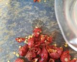 A picture of step 3 of Lahsun Mirch ki Chutney(sill btay wali) aka Lal Chutney.