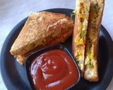 झटपट कांदा टोमॅटो सँडविच (Kanda Tomato Sandwich Recipe In Marathi) रेसिपी स्टेप 6 फोटो 