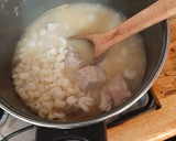 Foto del paso 2 de la receta: Pozole delicioso de cerdo y pollo