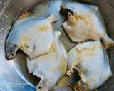 A picture of step 1 of Pomfret Maacher Jhal.