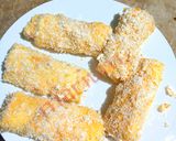 A picture of step 5 of Crispy Bread rolls.