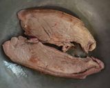 Foto del paso 1 de la receta: Bife de jamón de cerdo encebollado