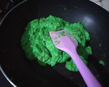 A picture of step 4 of Lauki ka Halwa.