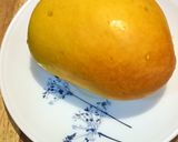 A picture of step 1 of Mango Milk Shake.