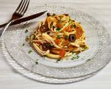 Foto del paso 9 de la receta: Tagliatelle alla puttanesca (salsa de tomates frescos, olivas, alcaparras y anchoas)