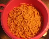 Foto del paso 6 de la receta: Spaguettis integrales y ensaladas