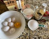 Hình bước làm 1 của món Creme Brulée