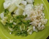 Foto langkah ke 1 dari resep Ayam Cincang Kecap.