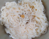 மேகி பால்ஸ் கிரேவி ரெசிபி ஸ்டேப் 2 புகைப்படம்