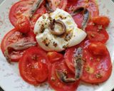 Foto del paso 7 de la receta: Ensalada de tomate, burrata y anchoas