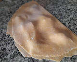 Foto del paso 13 de la receta: Raviolis caseros de pies de cerdo con gambas y bechamel de ceps