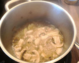 Foto del paso 3 de la receta: Patatas con calabacín y champiñones