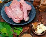 Foto langkah ke 1 dari resep Ayam Goreng Kremes.