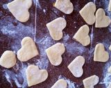Foto del paso 5 de la receta: Galletitas dulces muy sencillas / Tapitas de alfajor crocantes