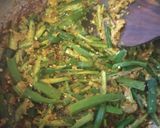 भिन्डी आलू की सब्जी (Bhindi Aloo Sabzi Recipe in Hindi) रेसिपी चरण 2 फोटो
